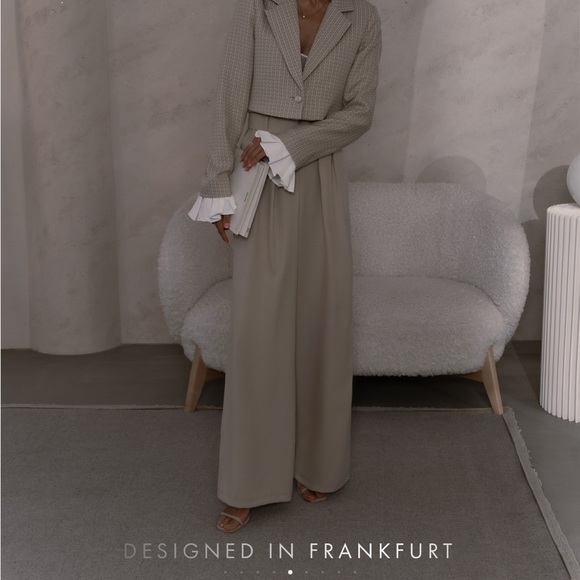 Cropped Tweed Blazer with Blouse Sleeves - Picture 4 of 10